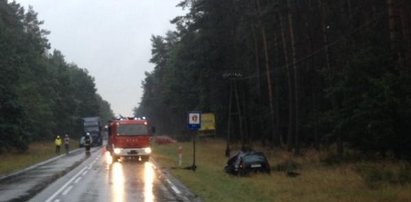 Śmierć na drodze. Autobus z pielgrzymami wjechał w osobówkę