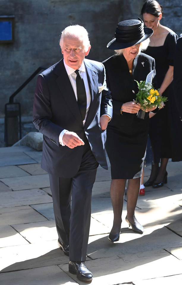 Król Karol III z królową małżonką podczas wizyty w Walii