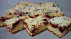 Rewelacyjne ciasto drożdżowe z owocami. Ty wybierasz! Specjalny przepis od Heni Foks