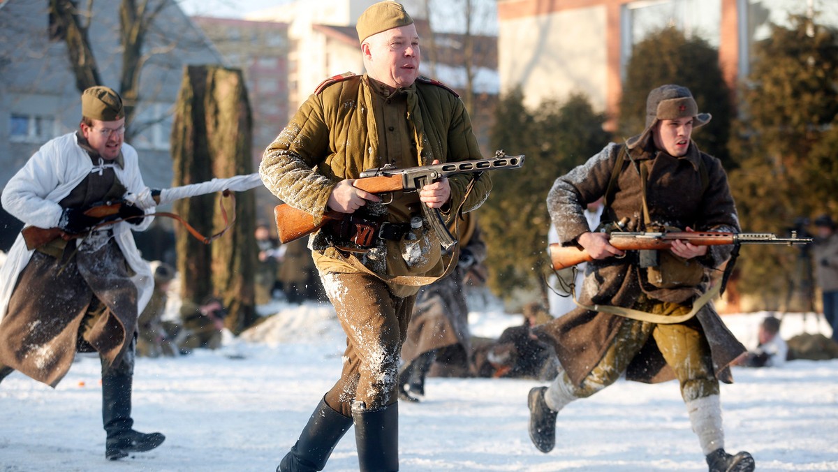 17 grup rekonstrukcyjnych z Polski, a także Czech i Słowacji, zaprezentuje 27 stycznia inscenizację walk o Miechowice - jednego z najbardziej dramatycznych wydarzeń towarzyszących wkroczeniu Armii Czerwonej na Górny Śląsk w styczniu 1945 r.