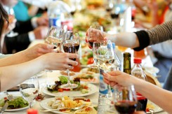 Nic się nie zmarnuje! Dania na sylwestra, które przygotujesz z pozostałości po świętach