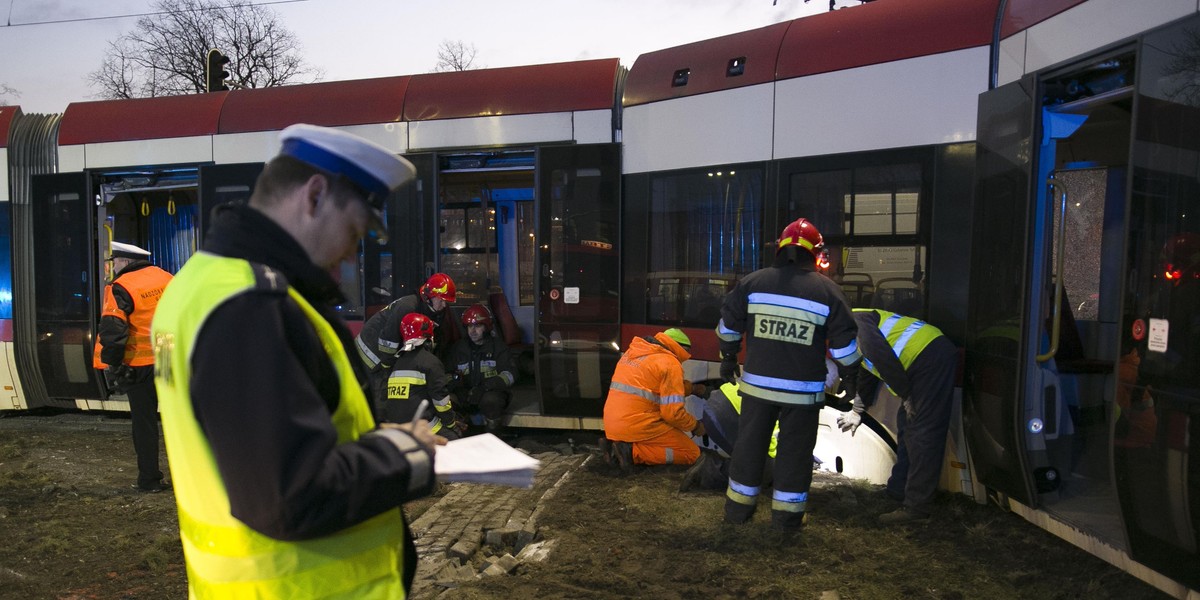 Gdańsk sparaliżowany! Wykoleił się tramwaj!