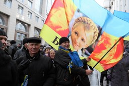 Wojenny prezydent walczy o władzę w parlamencie