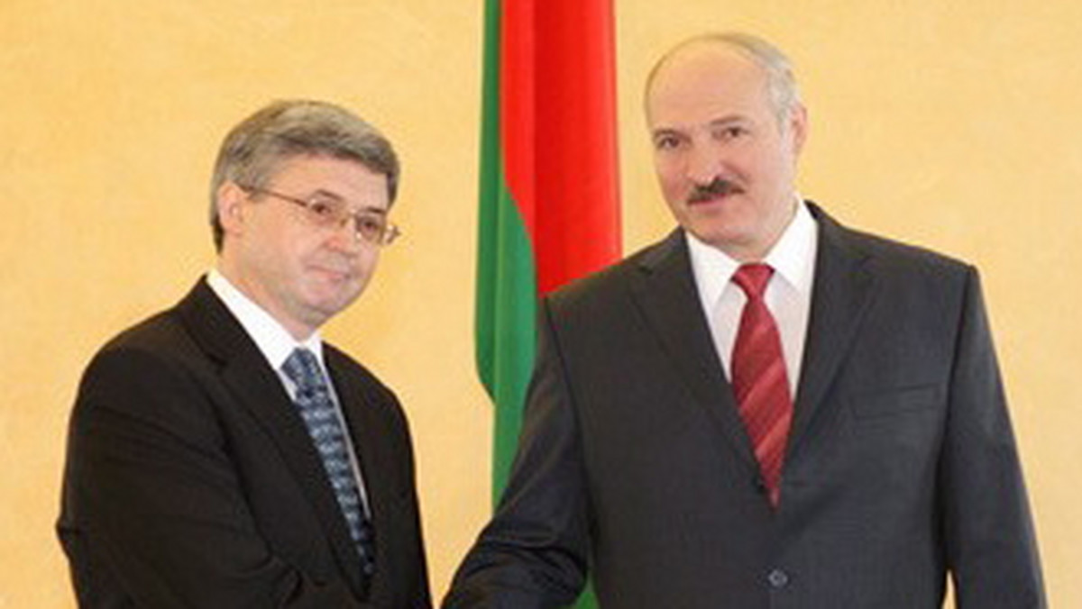 Prezydent Białorusi Aleksandr Łukaszenka oświadczył w orędziu do narodu, że obecnie najważniejszym zadaniem na Białorusi jest powstrzymanie wzrostu cen i przywrócenie poziomu dochodów ludności sprzed kryzysu.