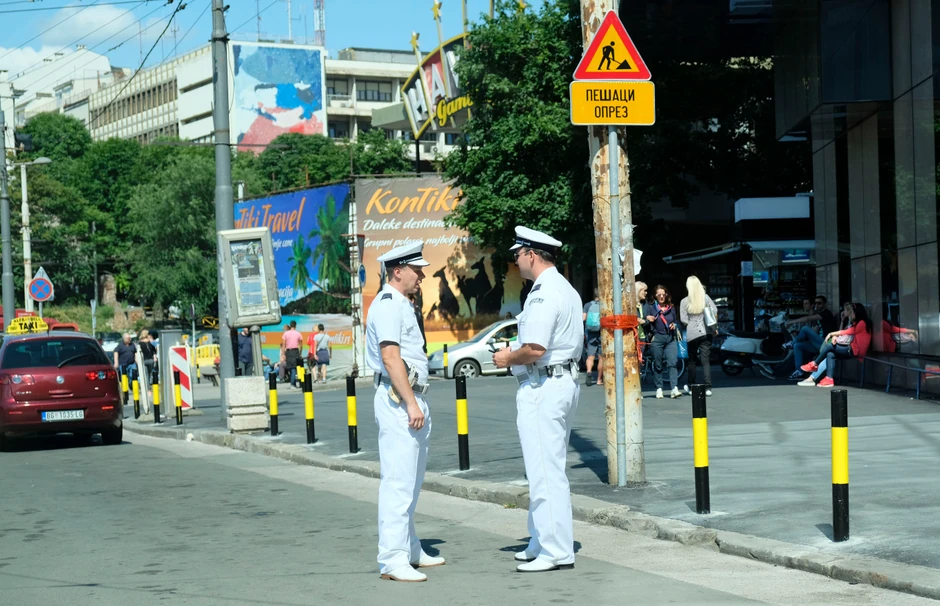 Nisu mornari, a nisu ni stranci