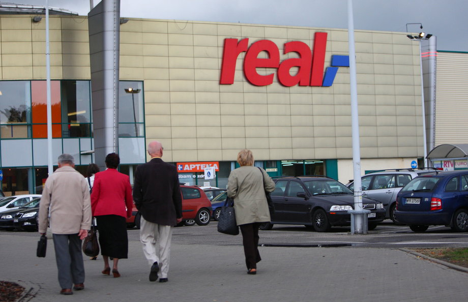 Sklep Real zniknął z Polski w 2016 r., gdy został przejęty przez Auchan.