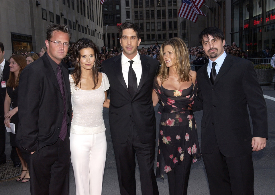 Courteney Cox, David Schwimmer, Jennifer Aniston, Matthew Perry i Matt LeBlanc w 2002 r.