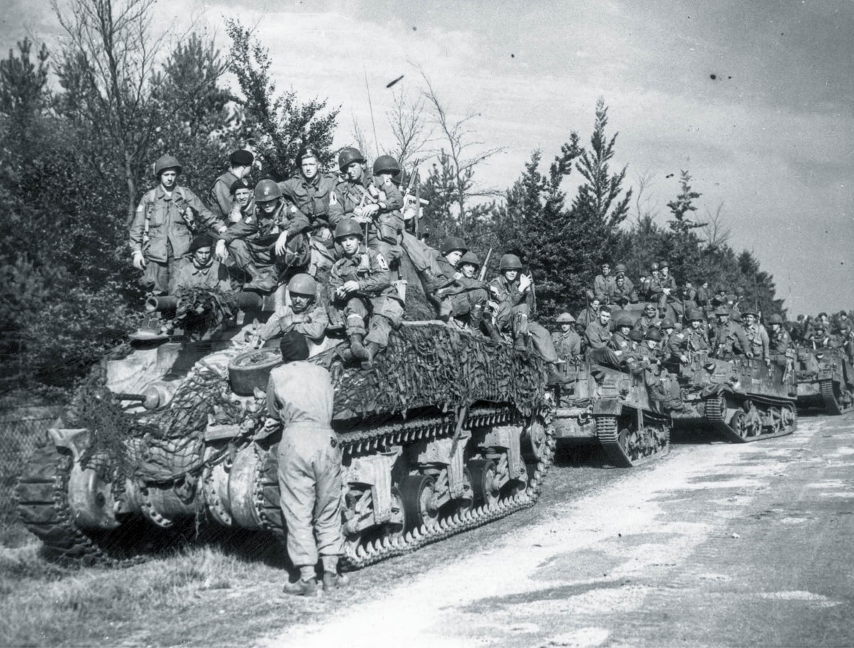 Amerykańskie wojsko przygotowuje się do kolejnego szturmu na holenderskie Nijmegen. 19 września 1944 r.