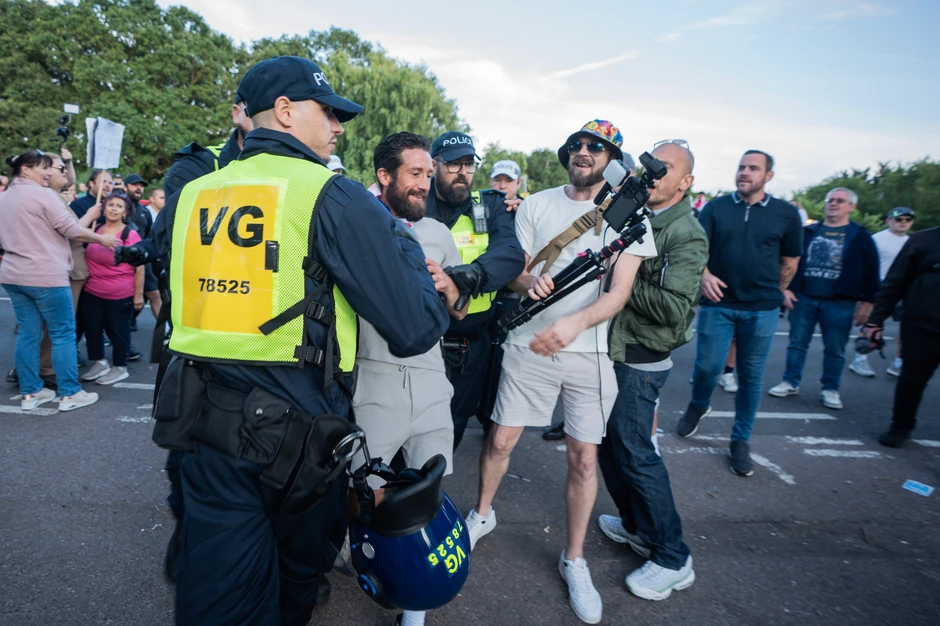 Sukobi policije i demonstranata kod Londona