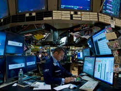 Banki z Wall Street zarabiają miliony na rosyjskich papierach dłużnych