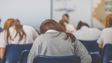 Sprawdzianoza w polskich szkołach. Rodzice załamują ręce i martwią się o dzieci