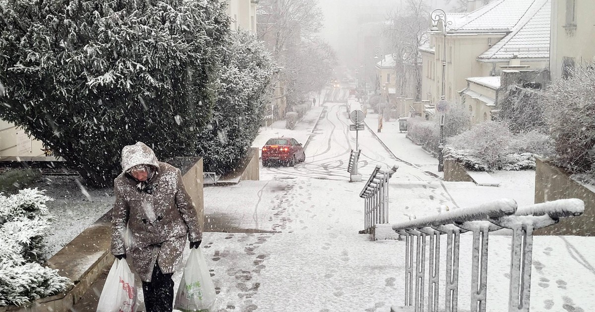 "Mleko" za oknem i mroźny początek ferii zimowych 2026. W nocy temperatura spadnie do -17 st. C
