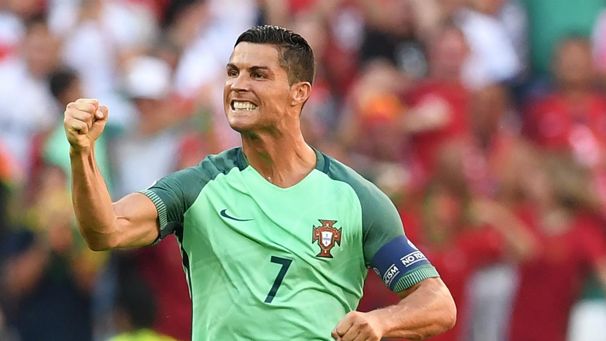 Fernando Santos obiecał, że Cristiano Ronaldo przełamie się w ostatnim meczu w grupie, i słowa dotrzymał. W środę Portugalia zremisowała z Węgrami 3:3, a Ronaldo strzelił dwa gole. Selekcjoner reprezentacji z Półwyspu Iberyjskiego liczy na to, że była to dopiero próbka umiejętności skrzydłowego Realu Madryt.