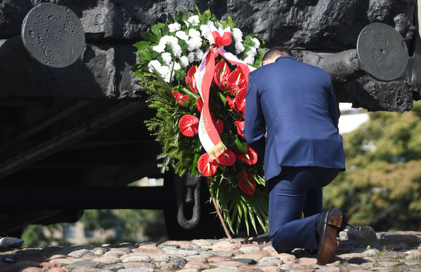 Pomnik Poległym i Pomordowanym na Wschodzie, stojący u zbiegu ulic Muranowskiej i gen. Władysława Andersa w Warszawie