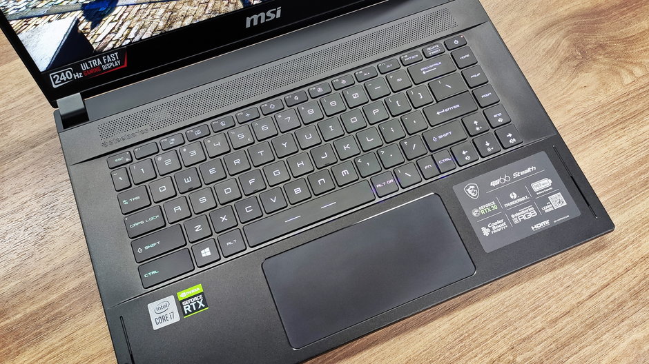 MSI GS66 Stealth (10UH) – klawiatura SteelSeries i duży touchpad