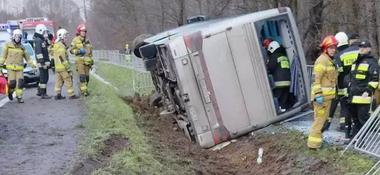 Wypadek ukraińskiego autobusu na DK 17 w woj. lubelskim