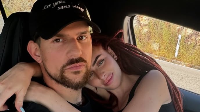 Český influencer Pavel „Pufflick“ Mareš s partnerkou Rachel Karnížovou. 