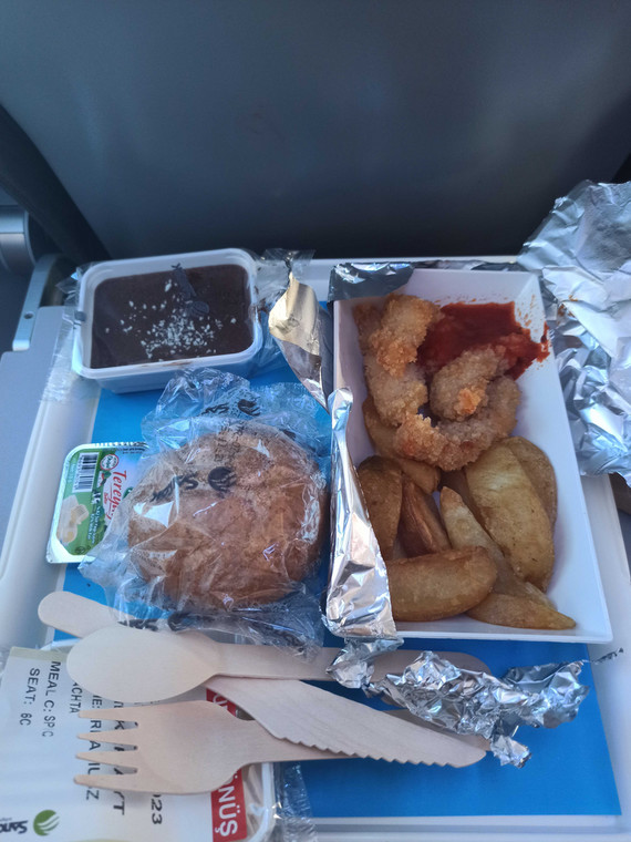 Posiłek na pokładzie samolotu