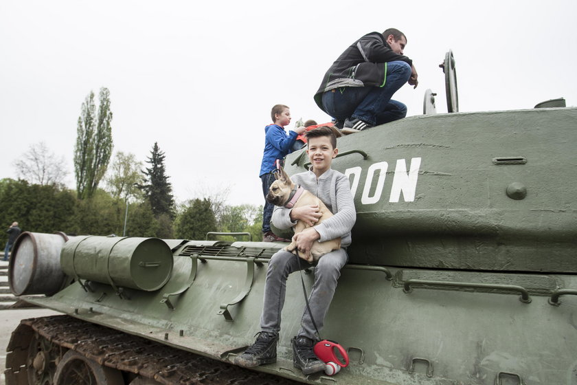 Sosnowiec. Piknik militarny z okazji 72. rocznicy zakończenia II wojny światowej