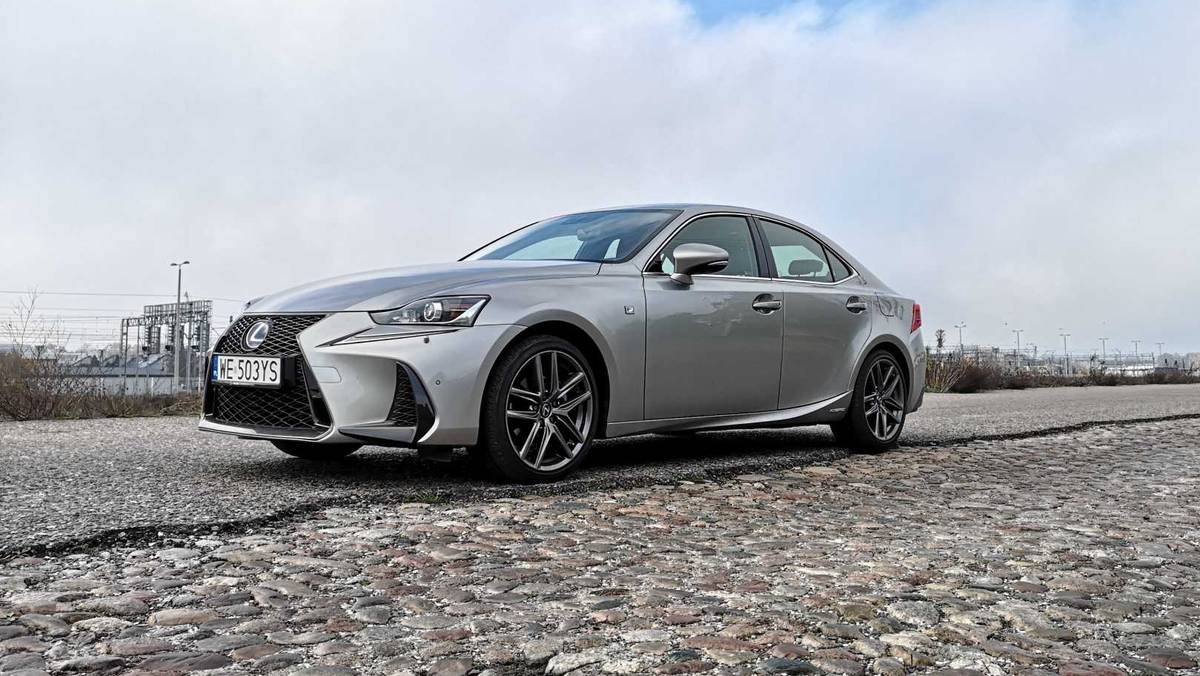 Lexus IS 300h