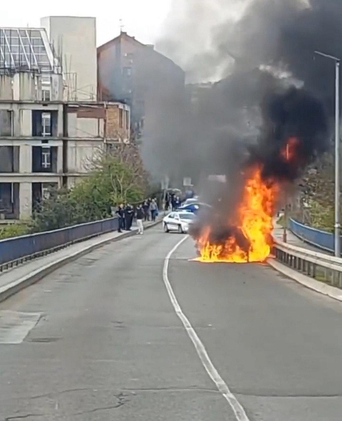 Zapalio se automobil na Čukarici