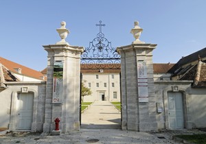 Musée du Pays Châtillonnais – Trésor de Vix  u Francuskoj iz kojeg je ukradena ogrlica