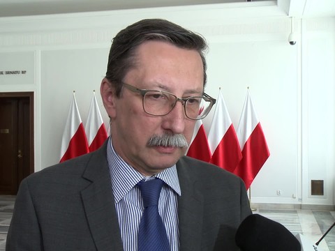 Waldemar Bonkowski i Jan Żaryn komentują obniżenie ...