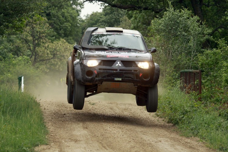 Adam Małysz wystartował Mitsubishi L200