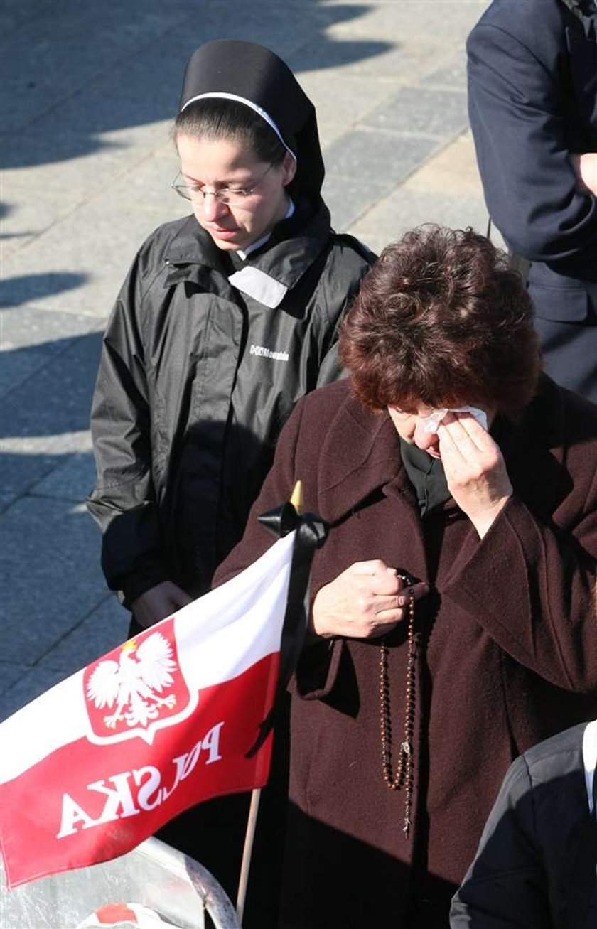 plac Piłsudksiego, żałoba, Warszawa, katastrofa, śmierć prezydenta, Lech Kaczyński, msza