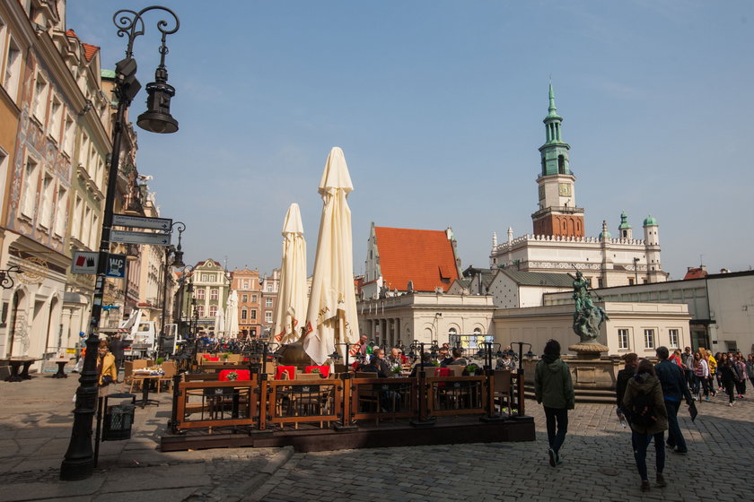 Ogródki na Starym Rynku w Poznaniu czynne w innych godzinach