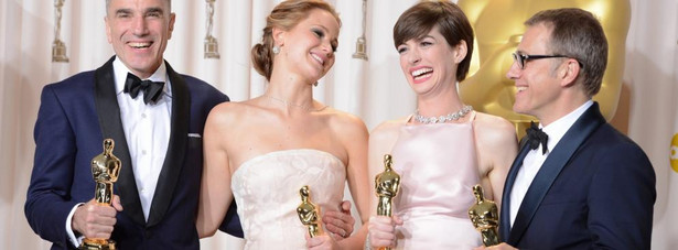 Daniel Day-Lewis, Jennifer Lawrence, Anne Hathaway i Christoph Waltz z Oscarami