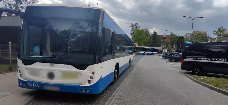 Inspektorzy ITD zatrzymali dowody rejestracyjne aż ośmiu autobusów miejskich