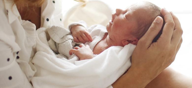 Szwy po porodzie – nacięcie krocza, zdjęcie szwów, higiena i pielęgnacja