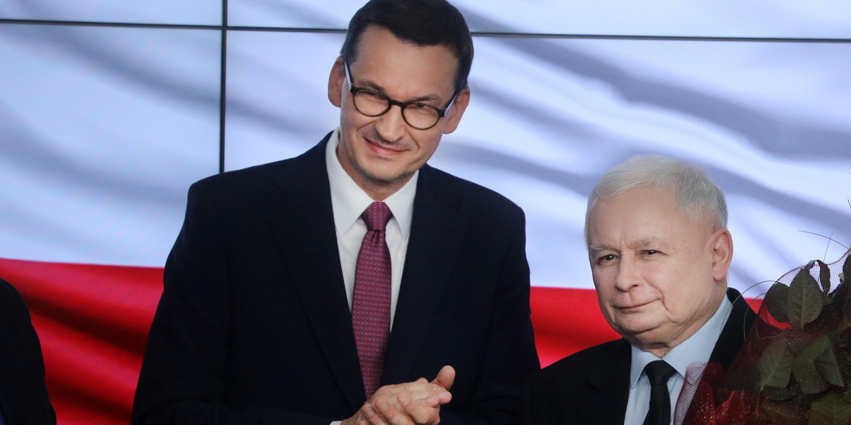 Mateusz Morawiecki i Jarosław Kaczyński bronią ambasadora Andrzeja Przyłębskiego. 