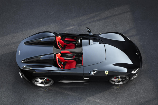 Na zdjęciu: nowe Ferrari SP2
