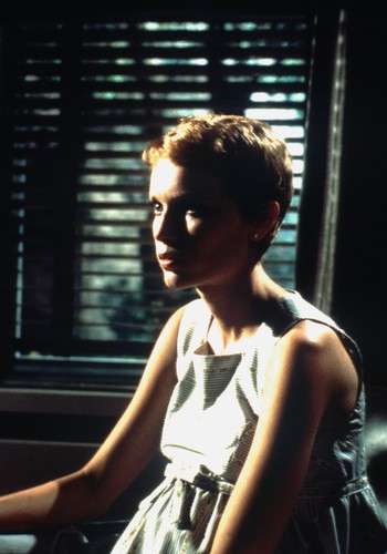 Mia Farrow w filmie 'Dziecko Rosemary'
