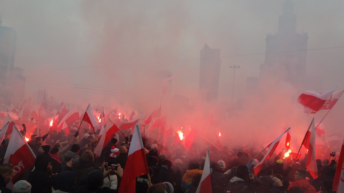 Zakaz marszów organizowanych przez środowiska narodowe, wydany przez prezydentów Warszawy i Wrocławia, raczej nie zasmuci Polaków z dużych miast – tak przynajmniej wynika z sondażu IBRiS dla "Rzeczpospolitej".