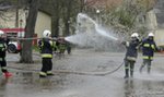 Dziewczyny ze straży pożarnej wkurzyły się na kolegów. Doszło do prawdziwej bitwy!