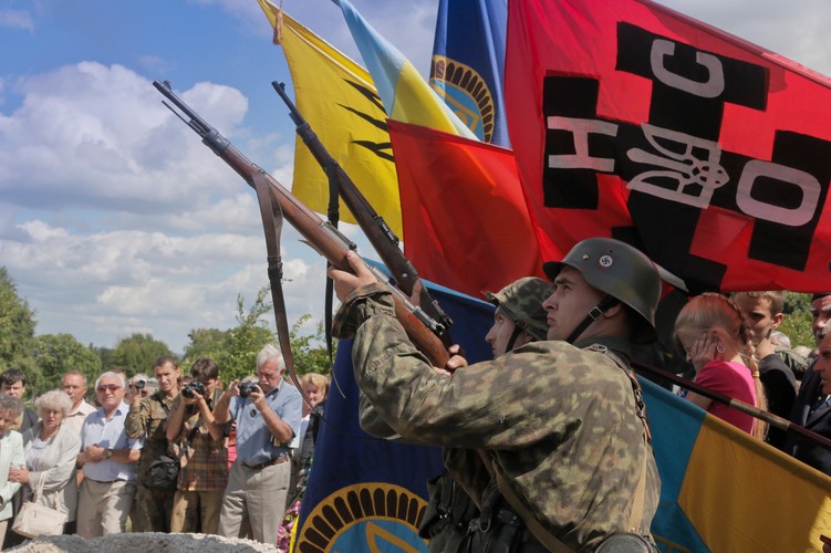Ukraińskie grupy rekonstrukcyjne przypominają o SS-Galizien