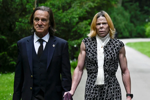 Videli smo kako izgleda SIN BUGARSKE PRINCEZE KALINE i ništa nam nije jasno: Simeon (18) komotno može da bude MANEKEN, ali je izabrao ŽIVOT MEĐU MONASIMA  