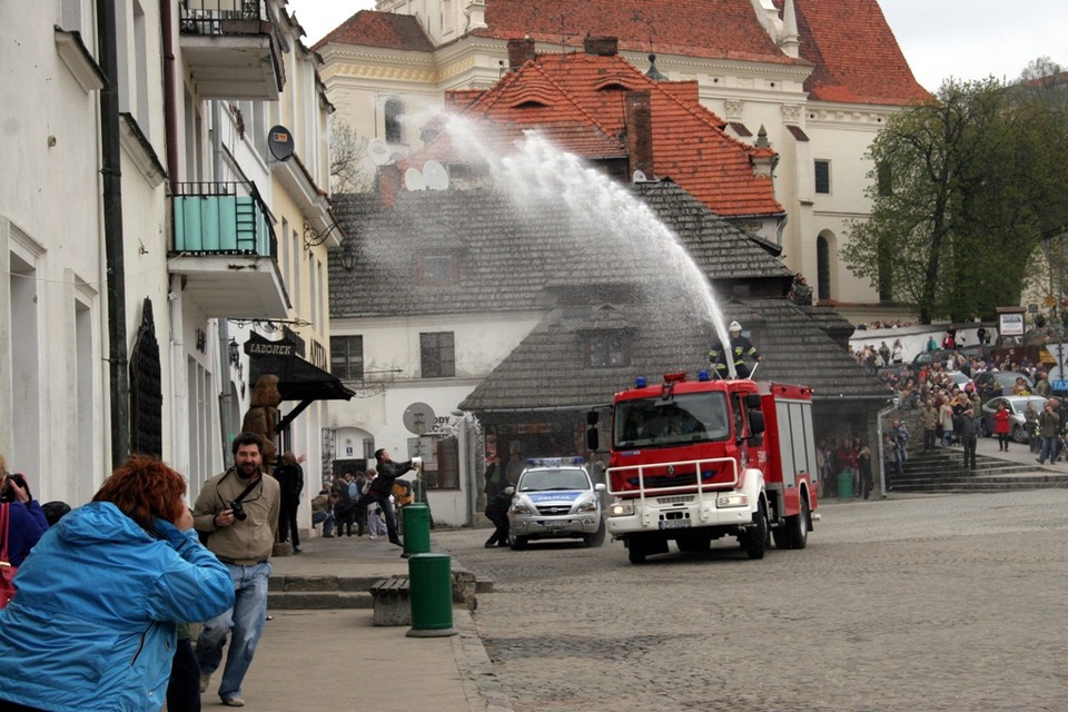 KAZIMIERZ DOLNY ŚMIGUS DYNGUS Z UDZIAŁEM STRAŻAKÓW