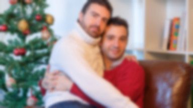 Święta gejów: w samotności, rodzinnie, tylko z ukochanym, a może w… hotelu?