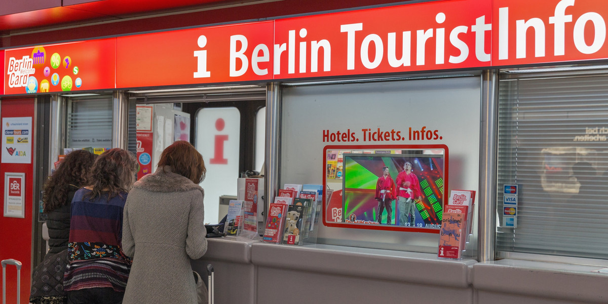 W Niemczech na czas wakacji zawieszono zasadę 3G. Co to oznacza dla turystów? 