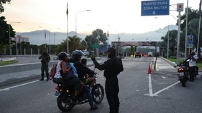 "Płakaliśmy ze szczęścia". Mieszkańcy Caracas po nocnym ataku USA na reżim Maduro