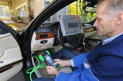 Mercedesy klasy A i BMW serii 3 (E46) do kontroli. Przez problem z poduszkami powietrznymi