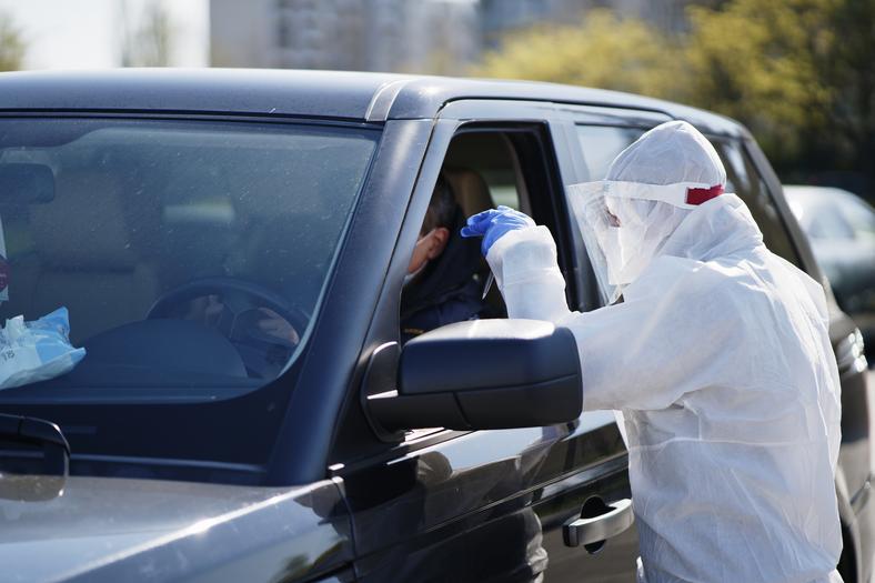 Kolejnej fale pandemii Civid-19 mogą znowu ograniczyć popyt na paliwa