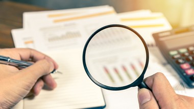 mniej firm i kar nadzoru finansowego, ziemia coraz gorętsza. gospodarc