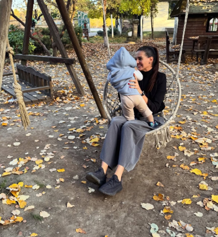 Jovana i Bogdan sa sinom otišli u etno selo