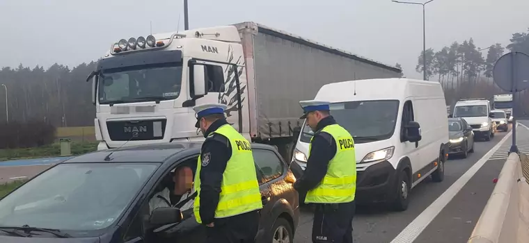 Zmasowana akcja policji na autostradzie A4 po długim weekendzie