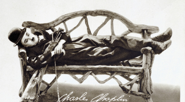 Sir Charles Spencer Chaplin, Jr. Munkássága 65 évet ívelt át, a viktoriánus korabeli Anglia mulatóinak színpadától kezdve szinte haláláig folyamatosan dolgozott / Fotó: Northfoto